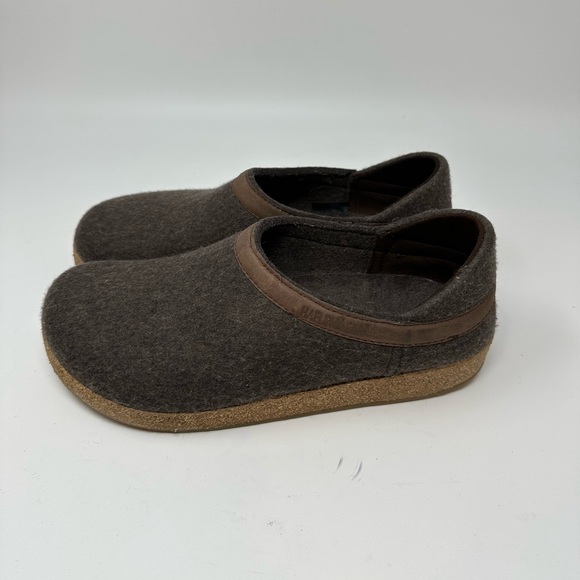 Haflinger Gray Wool Clogs with Brown Trim - Picture 5 of 13
